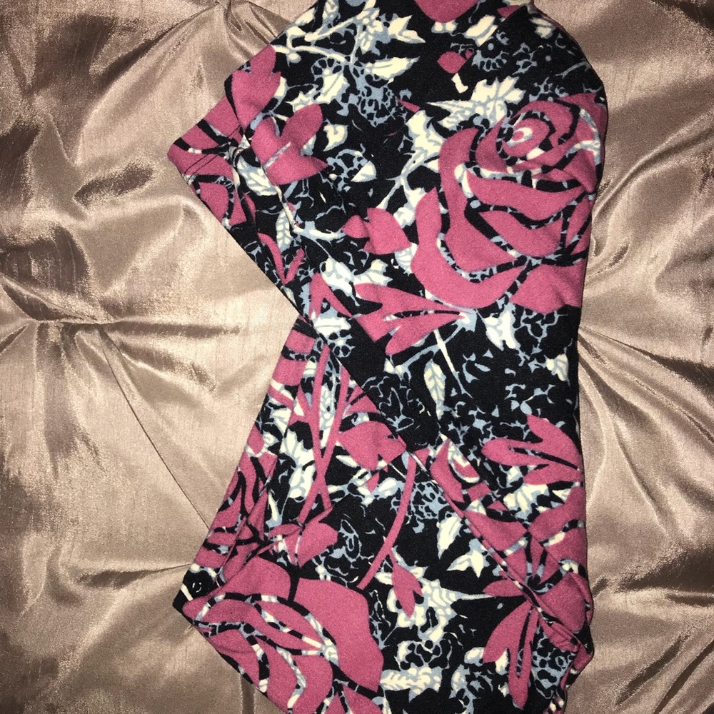 Lularoe rose print leggings